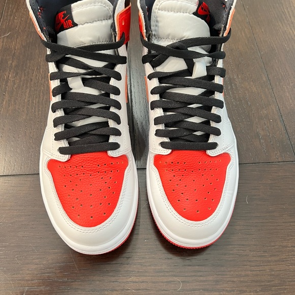 Nike Air Jordan 1 Retro OG Shoes - Picture 3 of 5